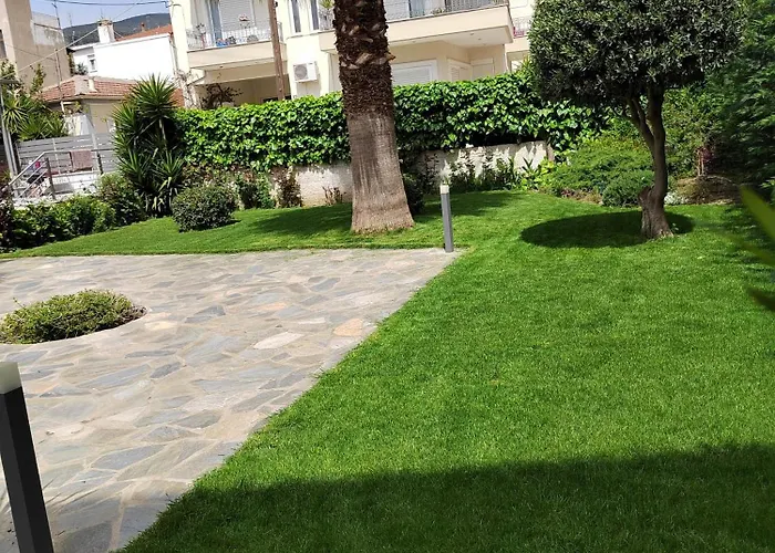 Cosy House With Garden